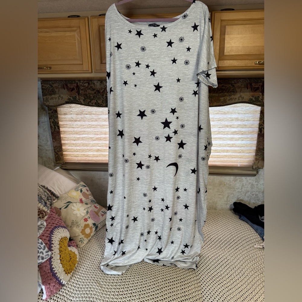 Star & Moon Lounge Maxi Dress - Black on Light Gray